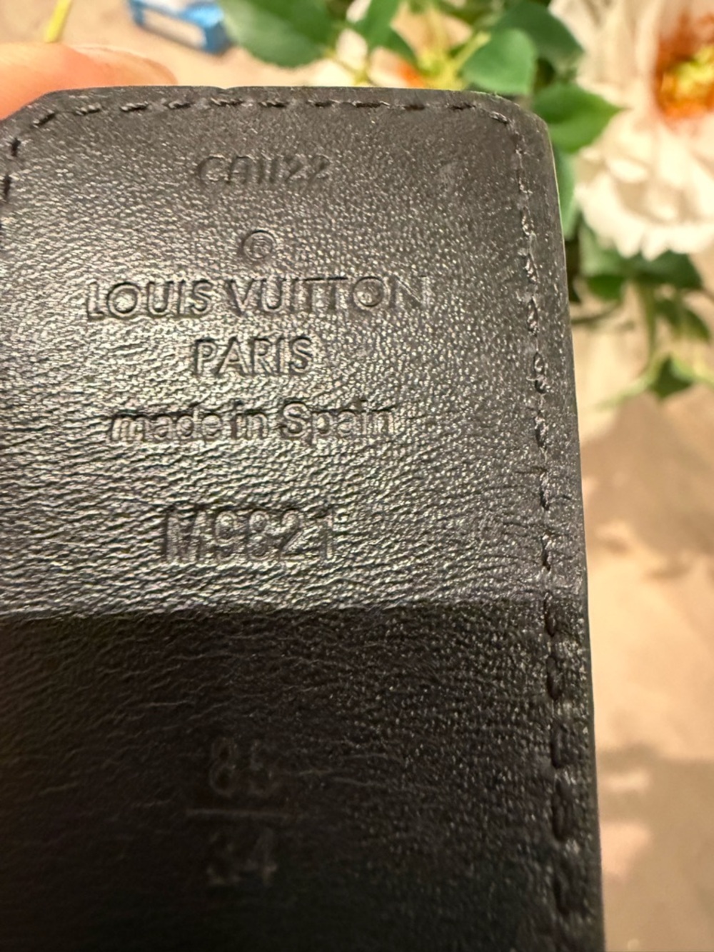 Louis Vuitton Black Leather Belt reversible with LV Buckle. Women - Picture 4 of 4